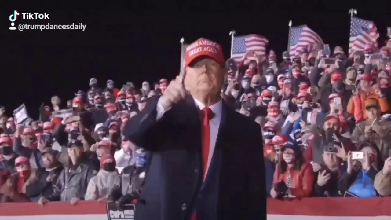 Трамп танцует. Трамп танцует. Трамп и избиратели. Трамп танцует. Трамп пляшет.