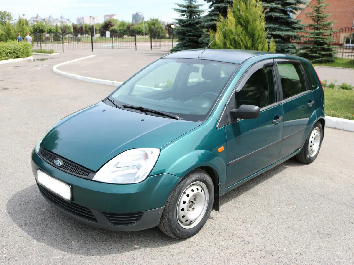 С пробегом машину форд. Ford Fiesta 2002. Fiesta 2002 Ford Fiesta. Форд Фиеста 2002г. Ford Fiesta mk5.