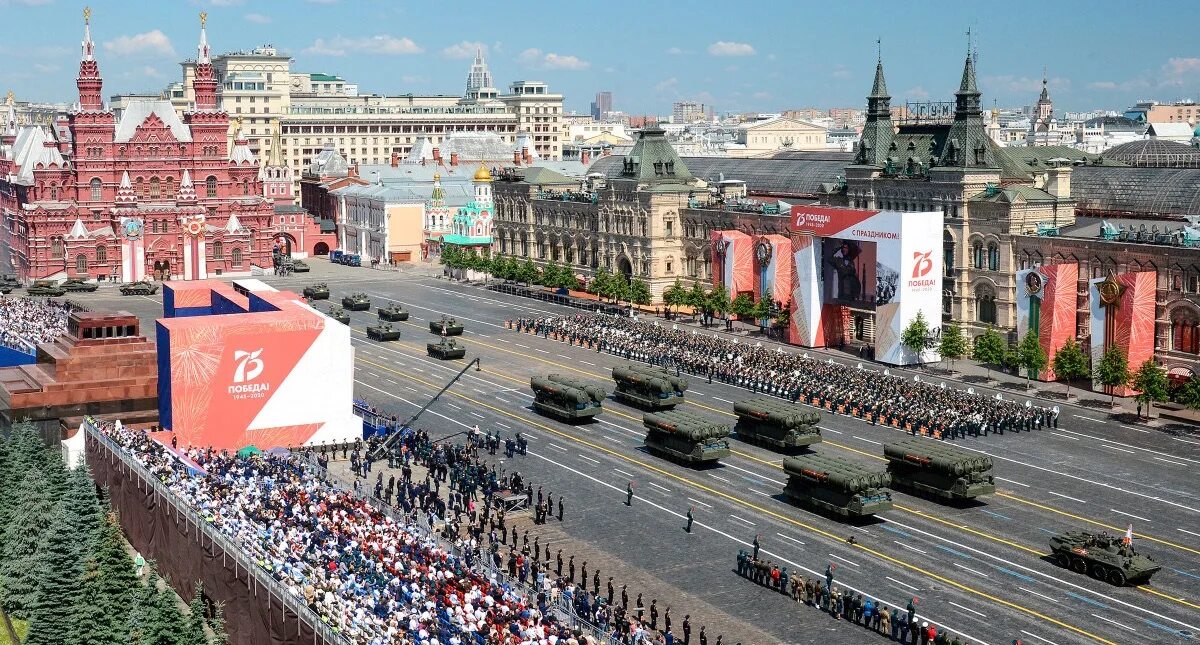 Фотогалерея: Парад на Красной площади в Москве - Российская газета