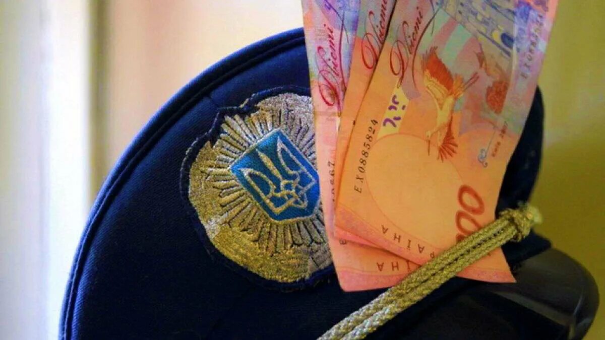 Взятка фото. Коммерческий подкуп. Взятка украины. Взятка украины. Фотографии гривны.