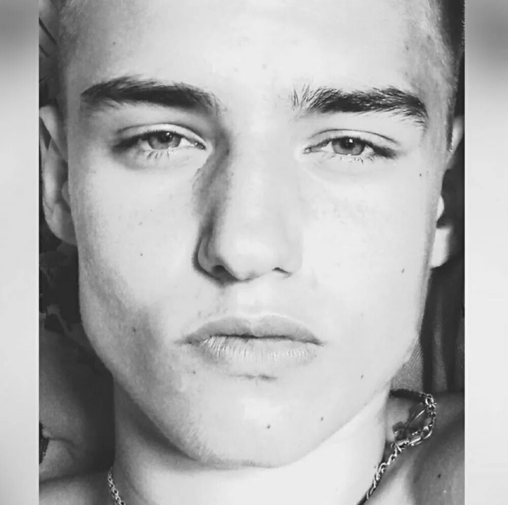 Дани бум. Даниил boom. данил бум тиктокер. даня бум тик ток. danelis_boom биография.