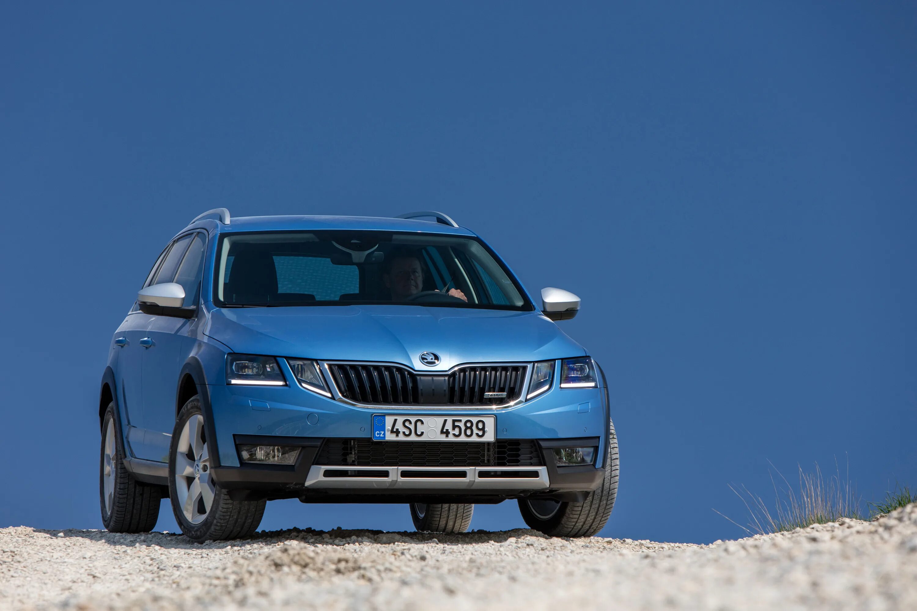 Škoda Octavia Scout 2019. Шкода Скаут 2023. Шкода Octavia Scout 2017.