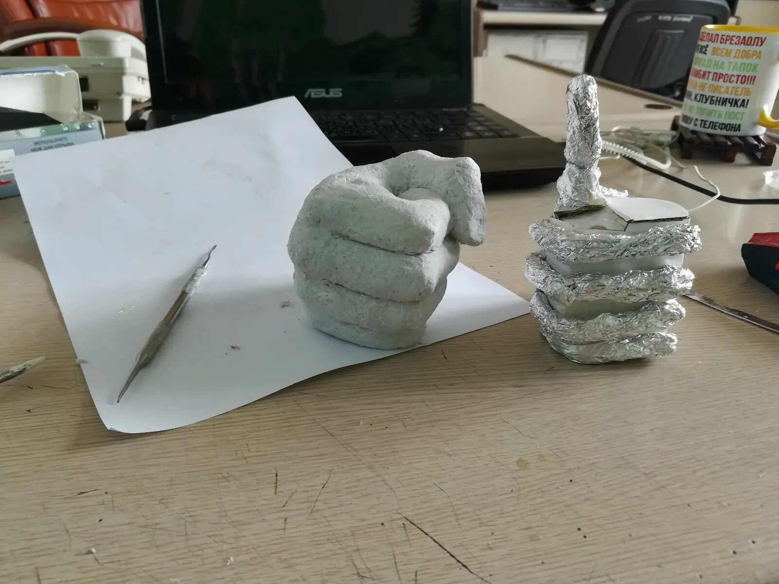Как сделать руку из папье маше. Отрезанная рука папье маше. папье-маше литье в форму. письменный прибор из папье-маше своими руками. мастер класс папье маше байкал.