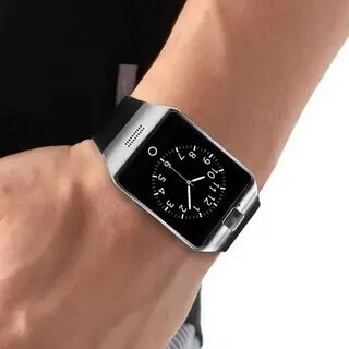 Какой средний возраст клиентов купивших smartwatch