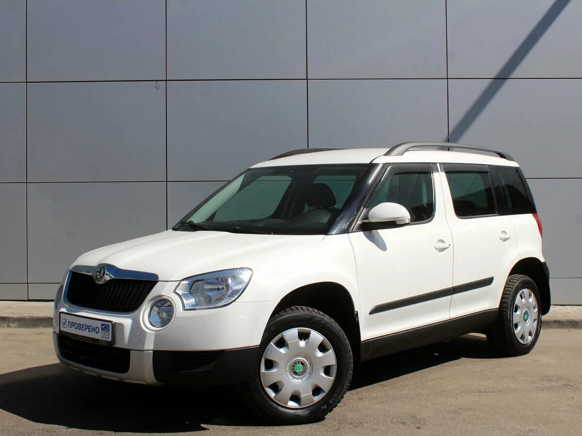 Skoda Yeti 2012. Шкода Йети 1.2 2012. Skoda Yeti 2012 белый. Skoda Yeti 1.8.