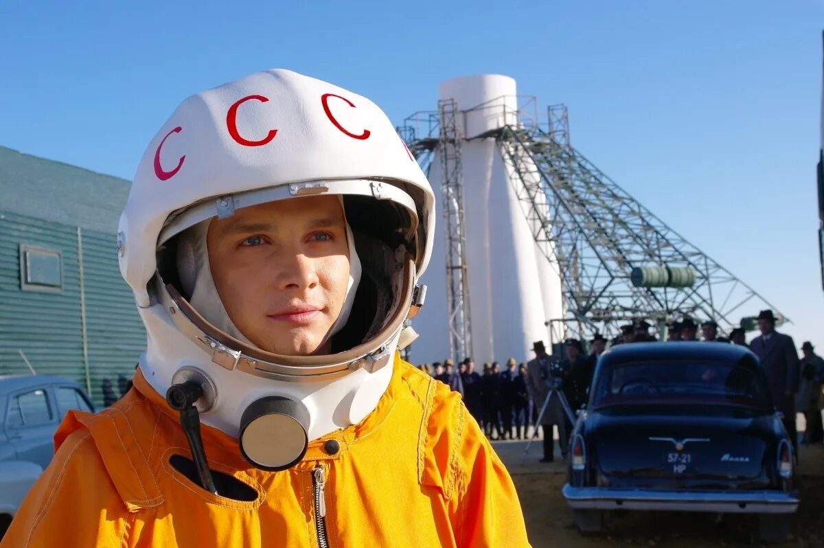 День космонавтики фотографии. Гагарин первый в космосе 2013.