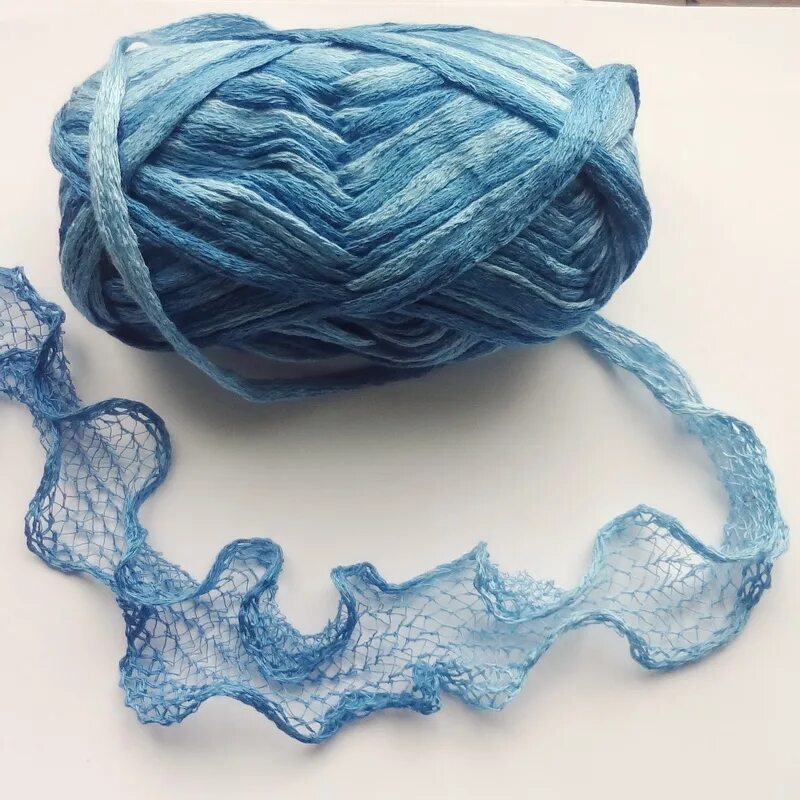 фактурная пряжа. пряжа для вязания спицами. шерстяная пряжа.