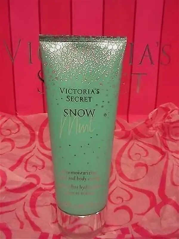 Snow secret. Victoria's Secret Snow Mint. Apres Snow Victoria Secret. Крем от Виктории Сикрет бирюзовый.