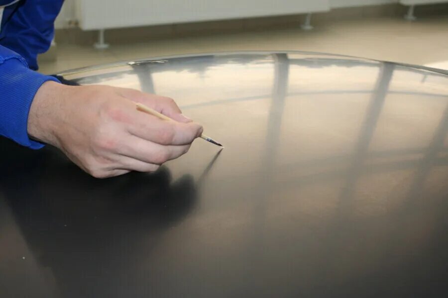 Сколы на кузове автомобиля. Покраска авто. Ремонт лкп автомобиля. Защитные покрытия для автомобиля. Лакокрасочное покрытие машины.