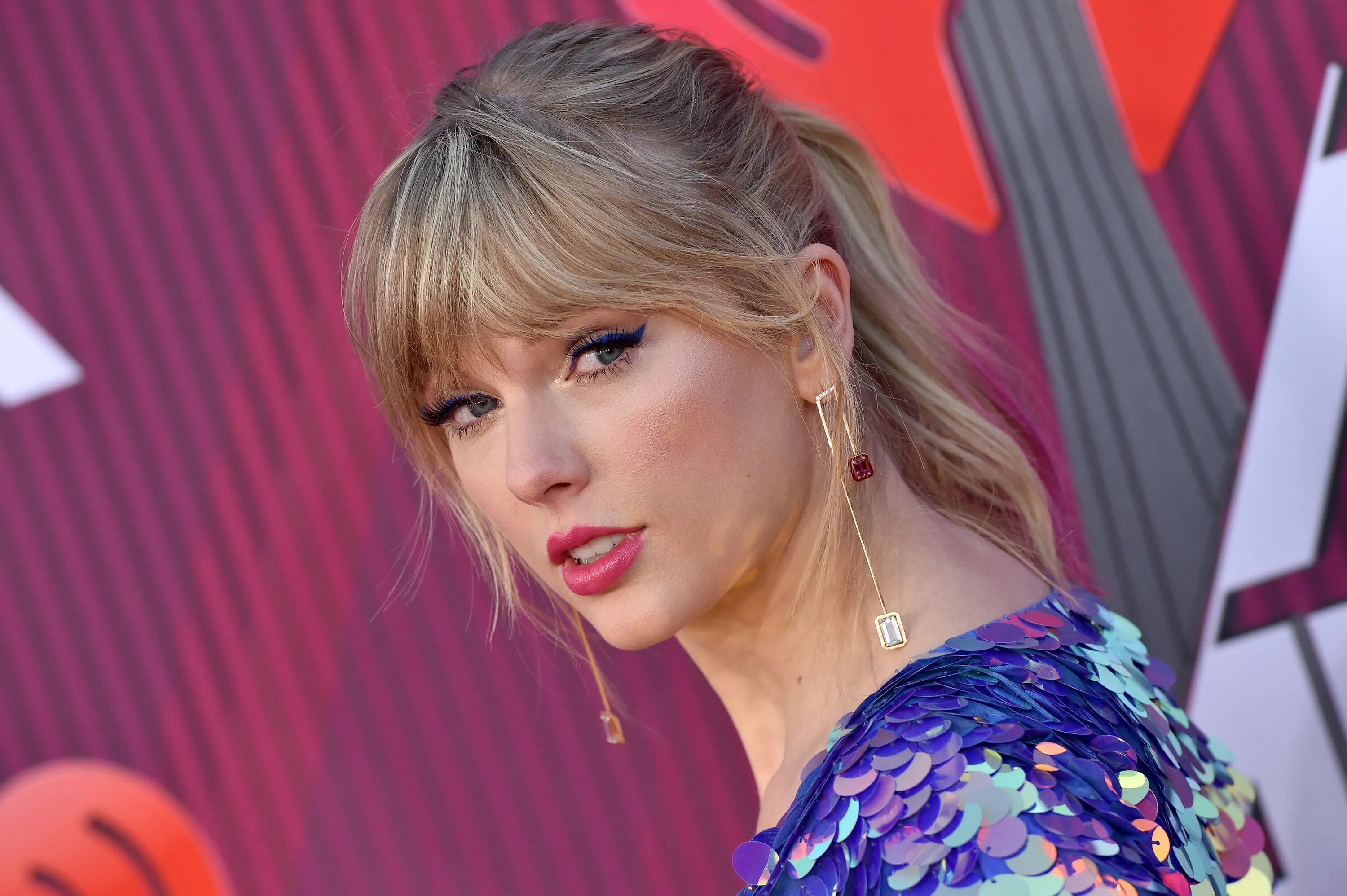 Тейлор свифт человек. Taylor Swift. Taylor Swift Тейлор Свифт. Тейлор Свифт 2022. Тейлор Свифт Мем.