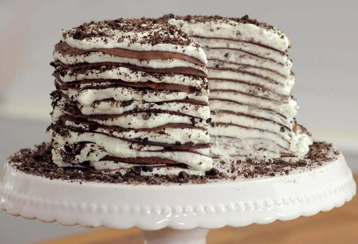 Блины с кремом чиз. Блинный торт с маскарпоне. Блинный торт Mirel. Блинный торт Мирель. Шоколадный блинный торт с маскарпоне.