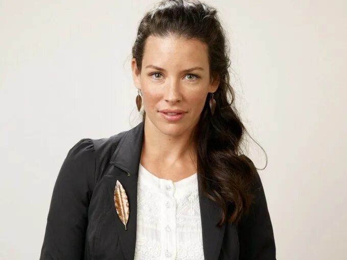 Lilly vig. Эванджелин лилли. эванджелин лилли evangeline lilly. эванджелин лилли 2025.