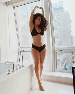 shera kerienski bikini - thehwm.com.