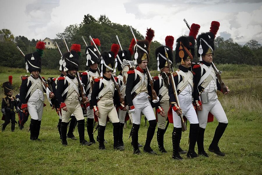 Французская гвардия 1812. Бородино русская пехота 1812. Гренадеры линейной пехоты наполеона. Гвардия наполеона 1812. Наполеоновский марш.