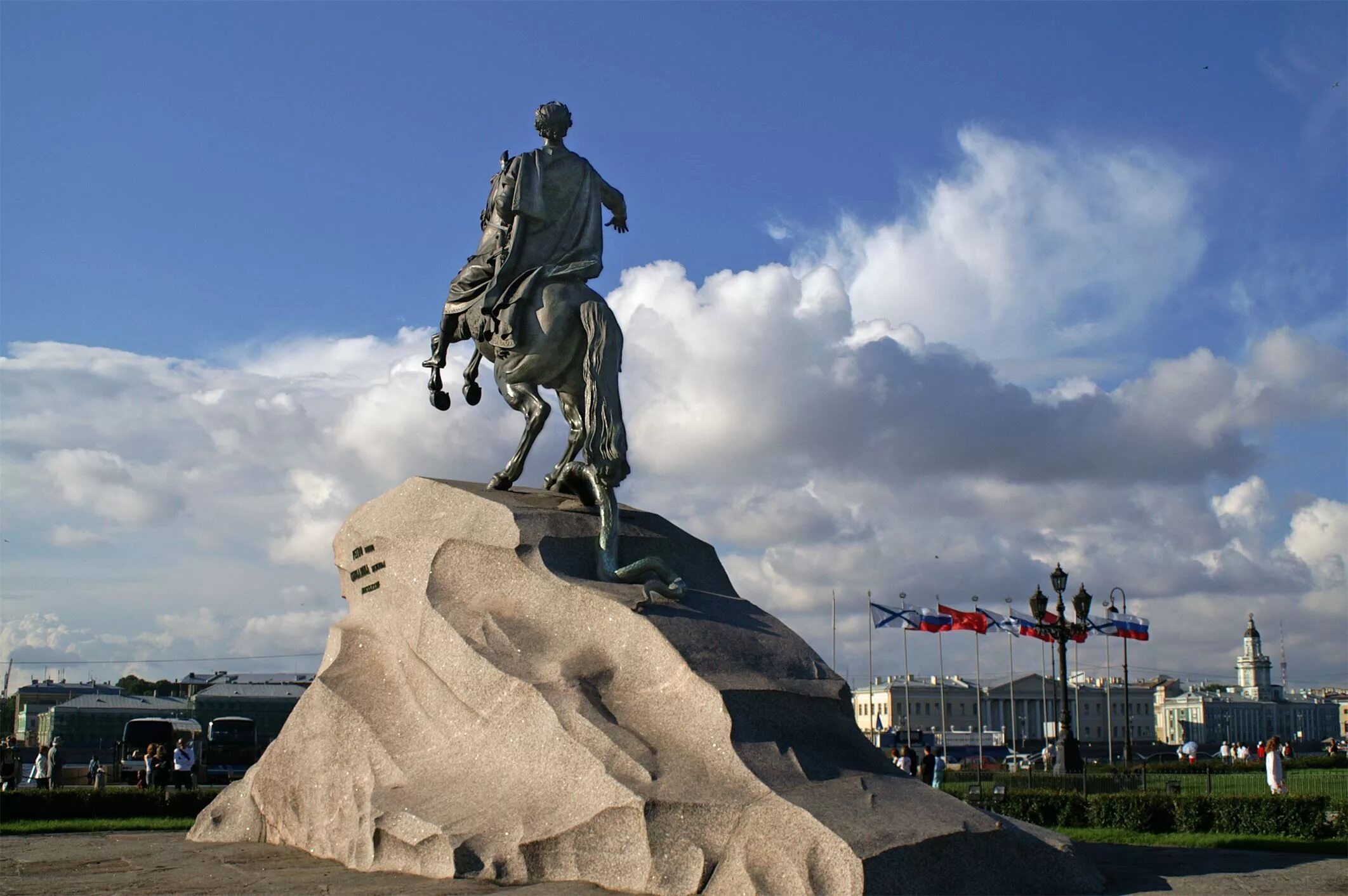 Спб памятник петру 1 медный всадник. Медный всадник памятник. Медный всадник в санкт-петербурге. Медный всадник памятник в санкт-петербурге. Памятник петру 1 в санкт-петербурге медный всадник.