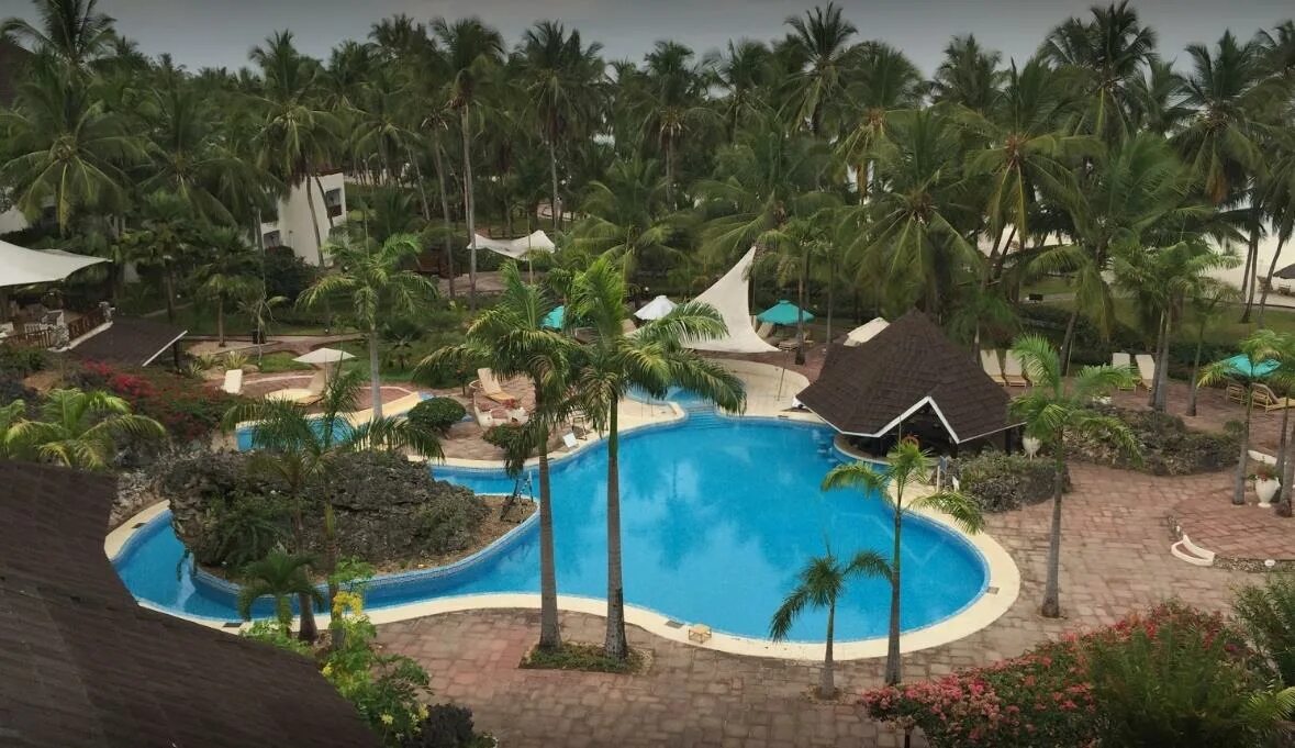 Reef beach resort отзывы. Курорт диане бич в кении. Reef and beach resort. Diani sea resort 4*. Reef beach resort отзывы.