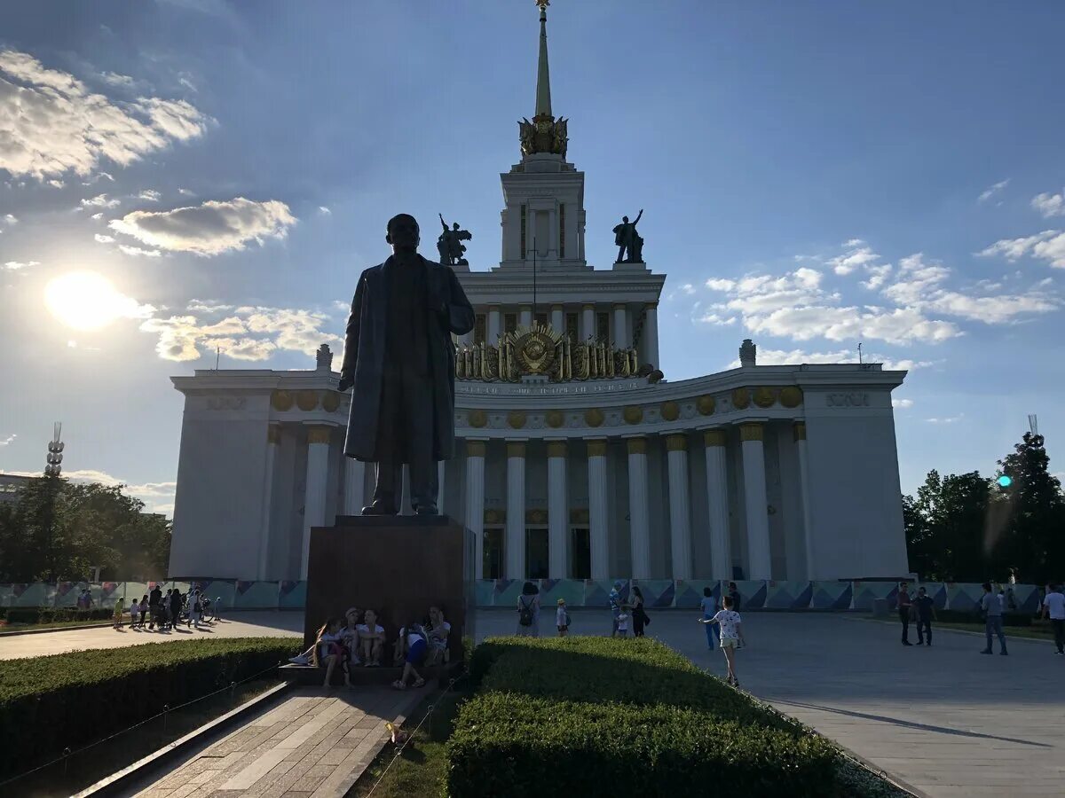 Парк вднх москва. Парк ввц москва. Съездить на вднх. Парк вднх москва. Вднх в выходные.