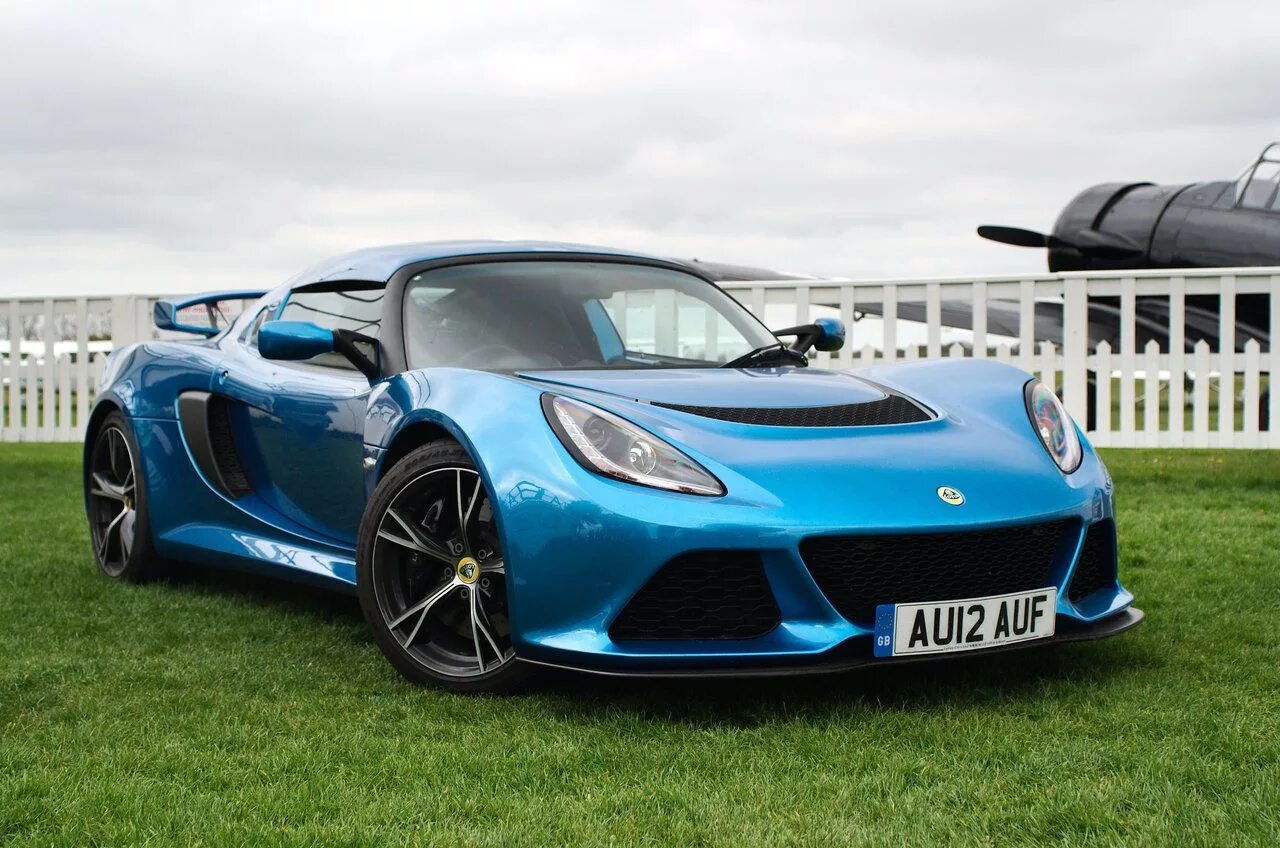 Blue sport. Рэд 2 машина Лотус. Lotus exige Blue. Lotus exige s Blue. Lotus exige s голубого цвета.