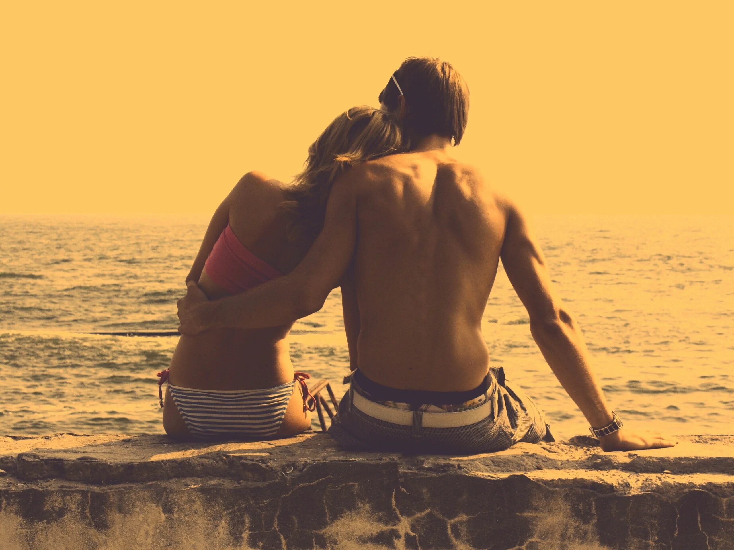 Парень и девушка. Парень с девушкой на море. Фото парня и девушки. Солнце море и любовь. Рэп про любовь 2024