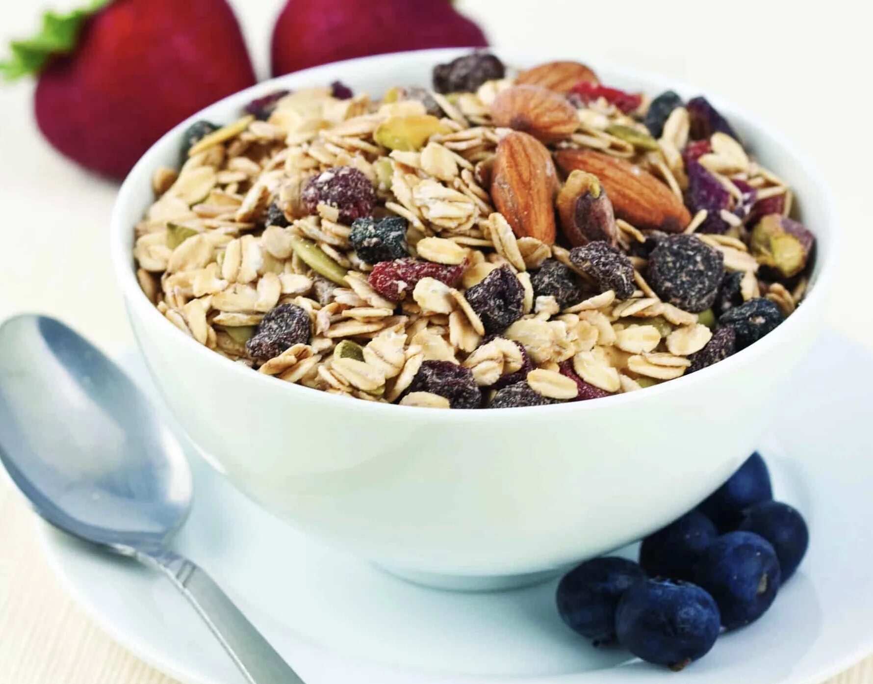 Мюсли на ночь можно. Крис мюсли. Мюсли на ночь можно. Салат с мюсли. Овсянка на ужин.