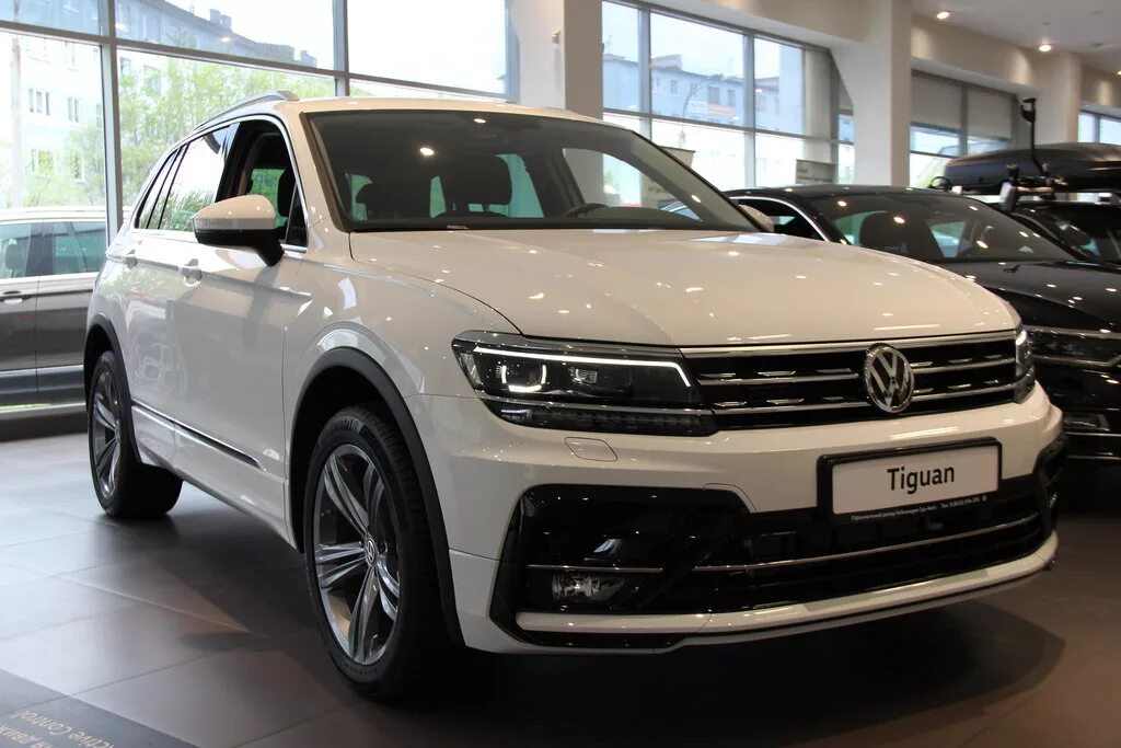 Купить фольксваген тигуан новый москва. VW Tiguan 2020. Tiguan Sportline 2021. Tiguan Sportline 2020. VW Tiguan Sportline 2019.