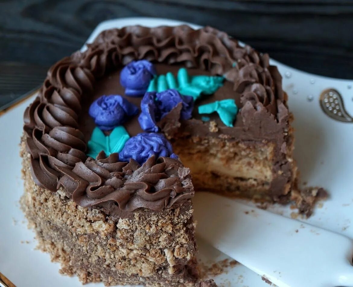 киевский торт с безе. киевский торт яблонька. торт киевский александрия. украшение киевского торта. торт по киевски.