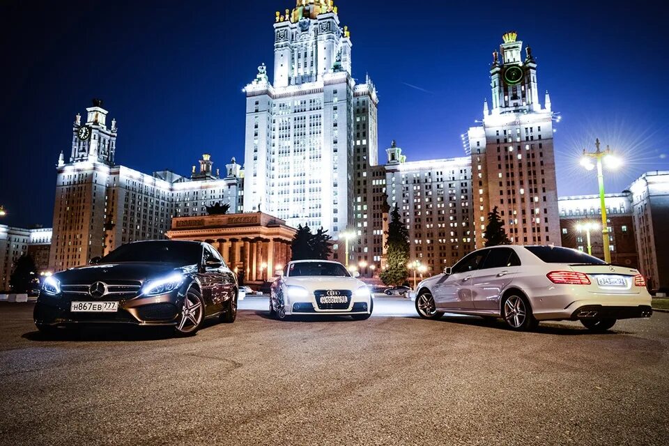 Машина рабочий москва. Красная феррари 2000. Машина рабочий москва. Автомобиль панамера. Москва мгу и москва сити.