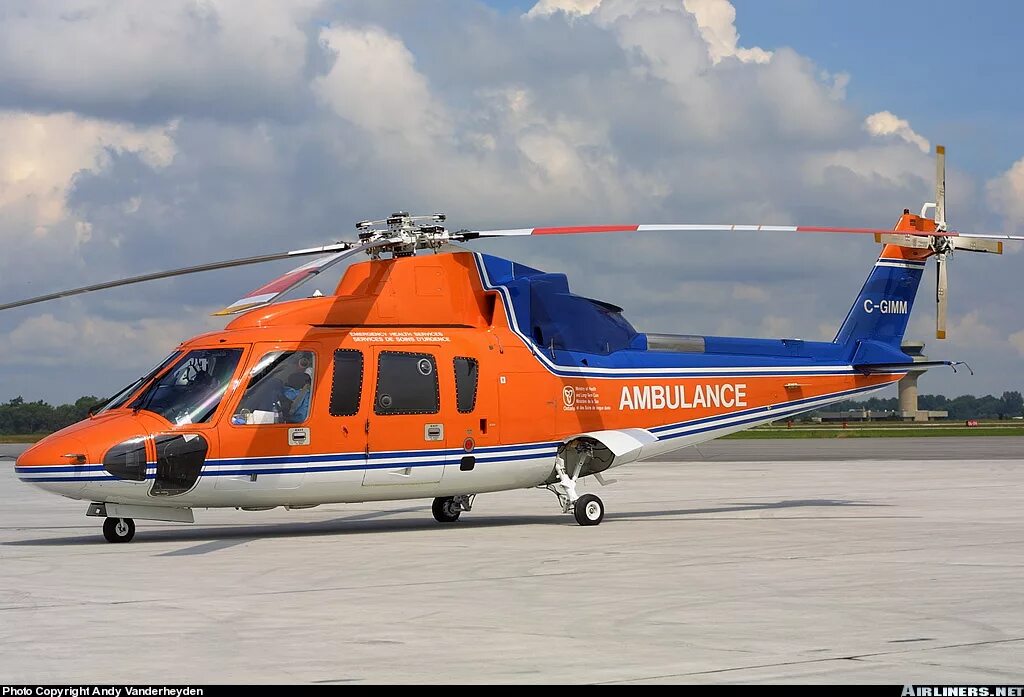 S 76. Sikorsky s-76 Spirit. Вертолет Sikorsky s-76. Sikorsky s 76 спирит. Вертолеты Сикорского Sikorsky s-76 Spirit.