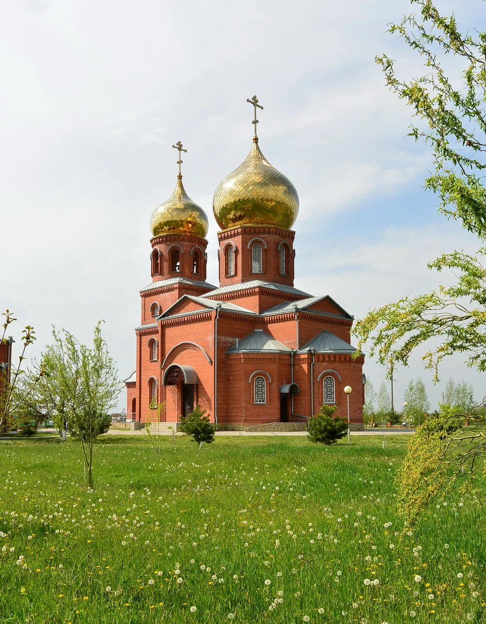 Община краснодарский край. Храм Краснодарского края Кубани. Церковь Пантелеимона целителя в Славянске-на-Кубани. Православная Кубань соборы.