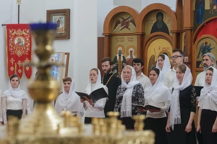 Пашкова вика церковный хор. Церковный хор 6 букв сканворд. Храм хора. Церковный хор 6 букв сканворд. Регентская школа при московской духовной академии.
