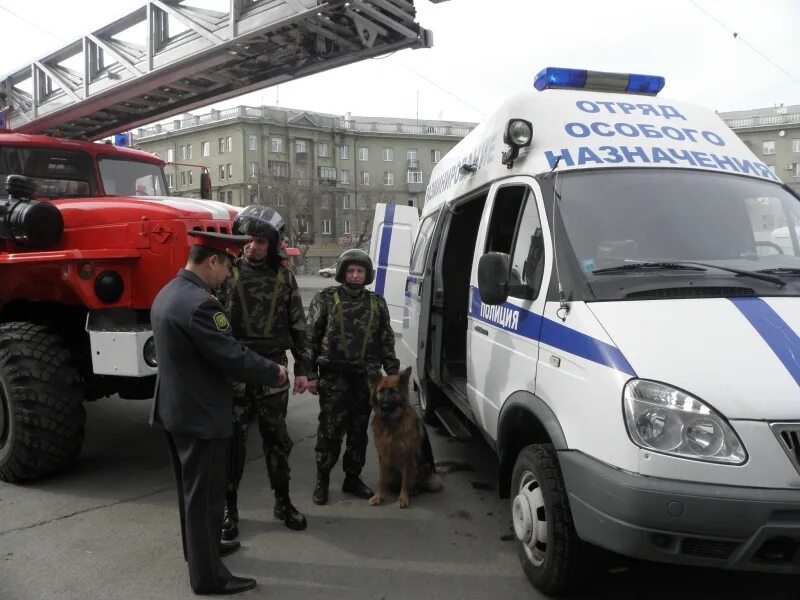 Челябинский дежурный. ОМОН Магнитогорск. База ОМОН Магнитогорск. Дежурная часть Октябрьского района Челябинской области города. Глава ОМОНА по городу Магнитогорск.