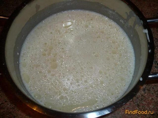 тесто на кислом молоке для пирога. блины на кислом молоке и дрожжах. пироги на кислом молоке. можно ли печь из прокисшего молока. тесто для оладушек на молоке.