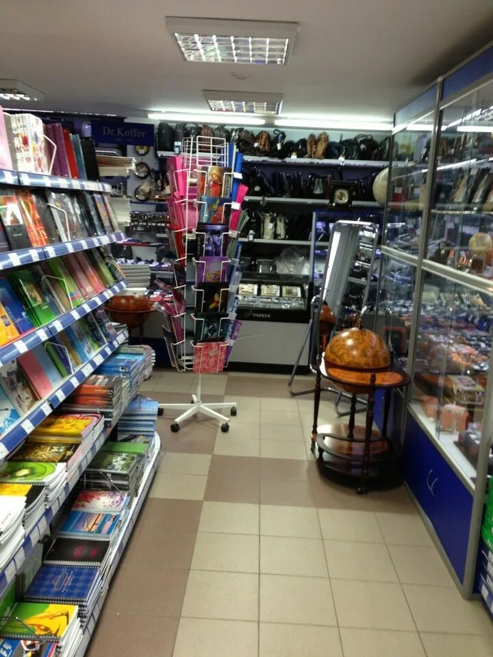 Магазин на нахимова томск. Карла маркса 20 уфа. Канцлер магазин. Магазин канцлер томск. Канцлер томск.