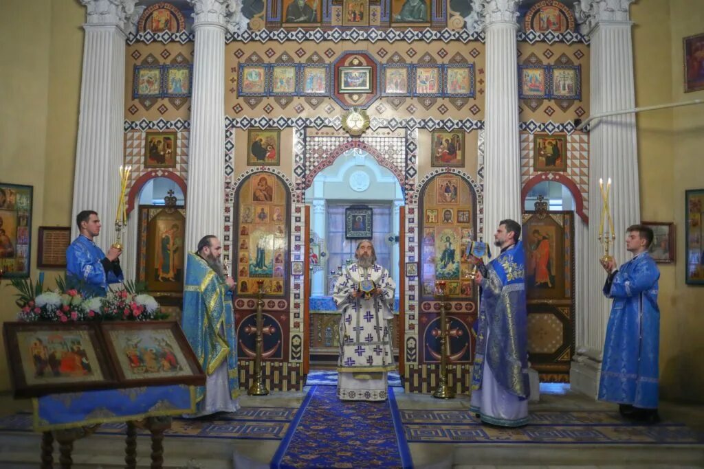 Богослужение в храме василия великого. Храм сретения господня ульяновск. Службы в церкви на сретение. Тульская епархия новомосковское благочиние нечаянная радость. Сретение господне литургия.