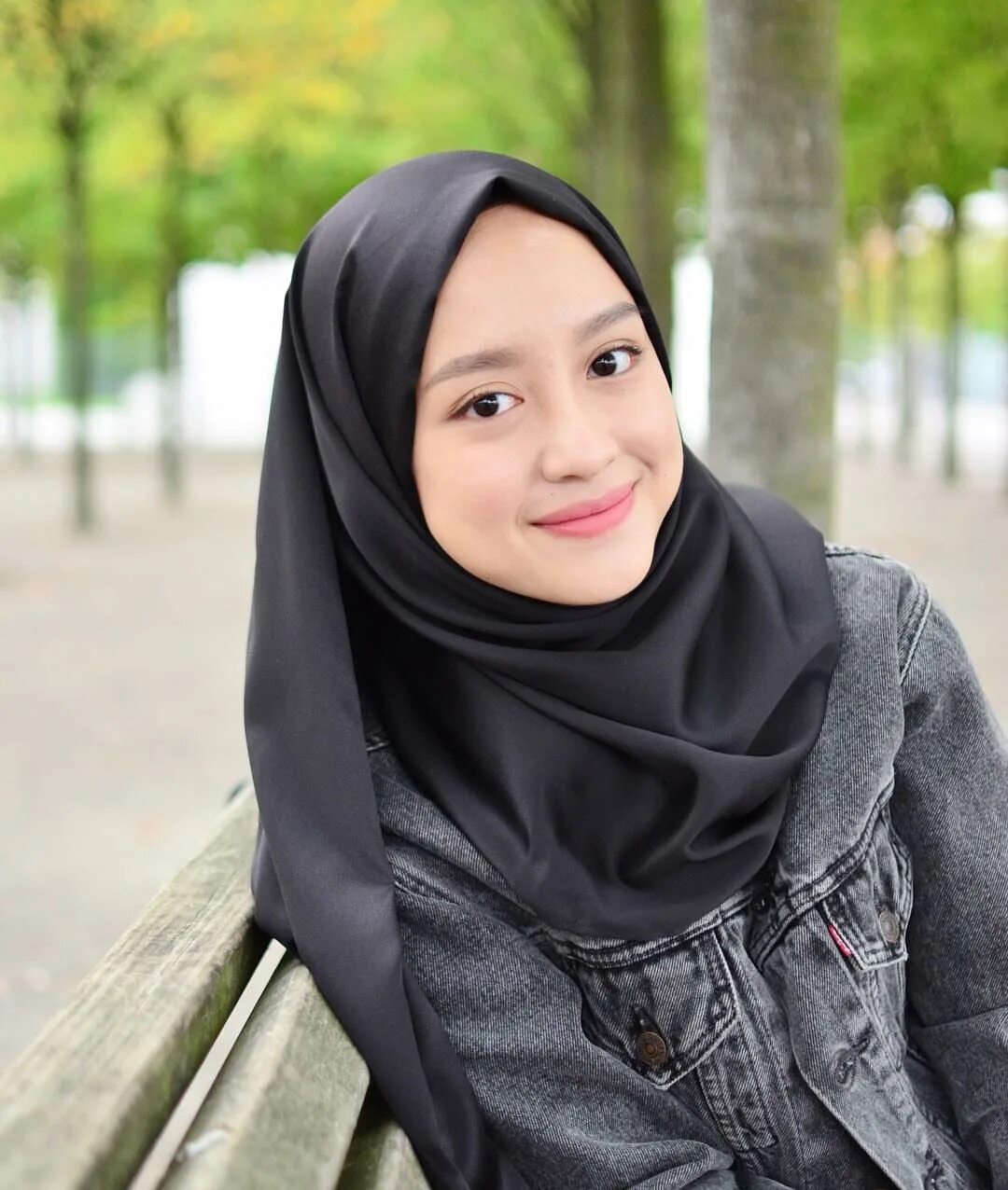 Perawat bohay. Шидаева хеда фото. Мусульманка без косметики. Jilboobs sd. Казашки в хиджабе.