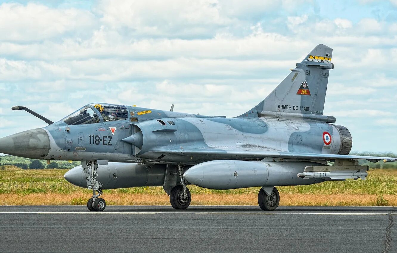 Мираж 2000 года. Mirage 2000 ВВС Франции. Mirage 2000-5. Истребитель Mirage 2000. Дассо Мираж 2000.