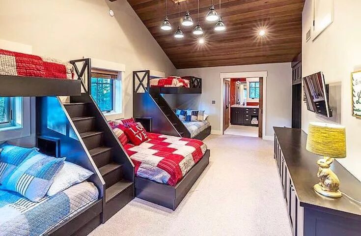 Photo 6 of 10 in Bedrooms by Scott from Laurentian Ski Chalet - Dwell