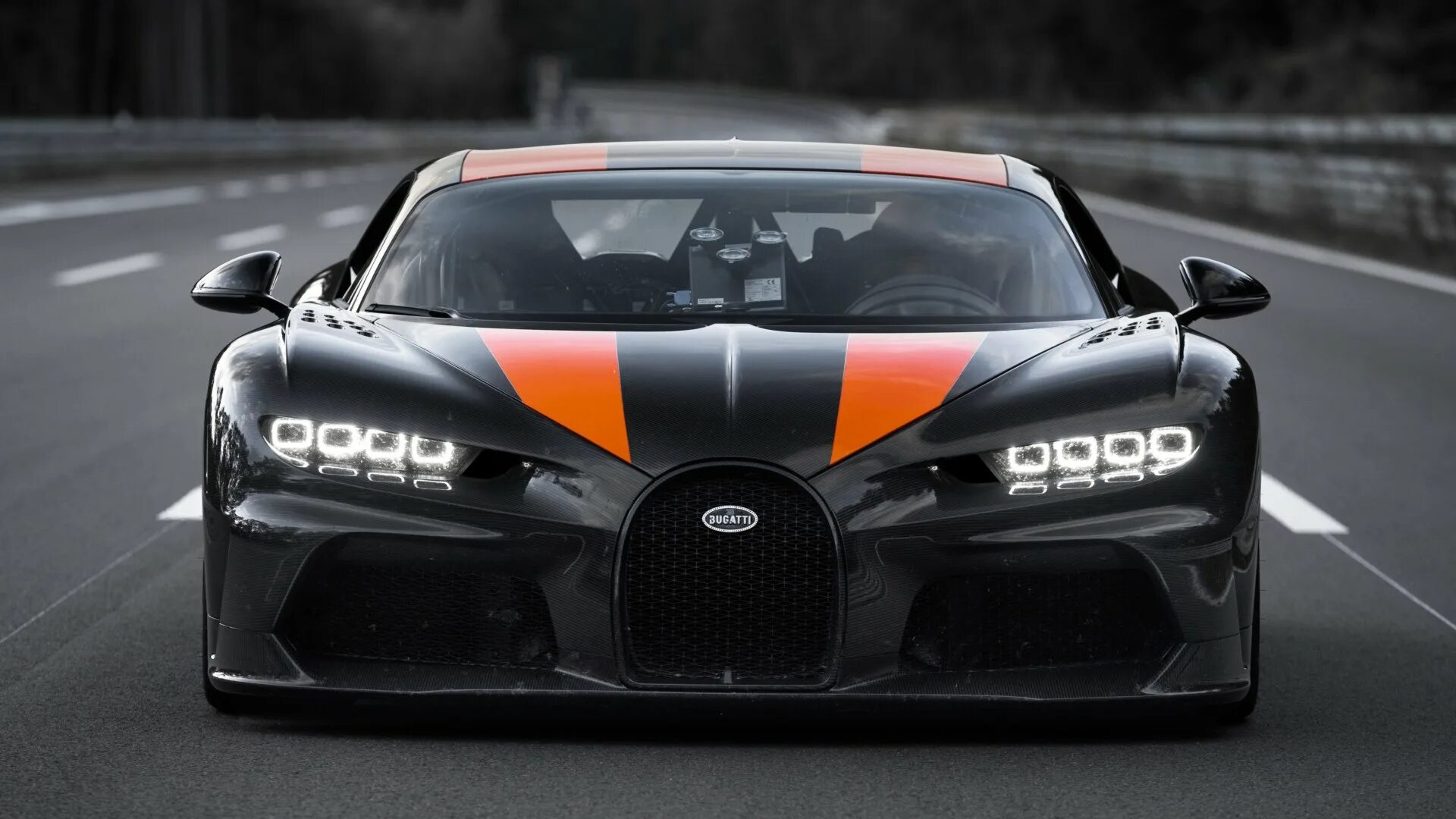 Самый быстрый спорт. Bugatti Chiron super Sport 300+. Chiron super Sport 300+. Бугатти ЧИРОН 300 спорт. Бугатти Chiron super Sport.