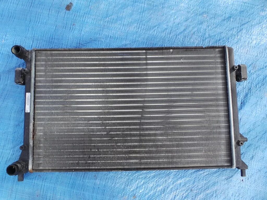 Радиатор vw passat b6. 1k0121253an. радиатор volkswagen passat b1. радиатор тойота королла.