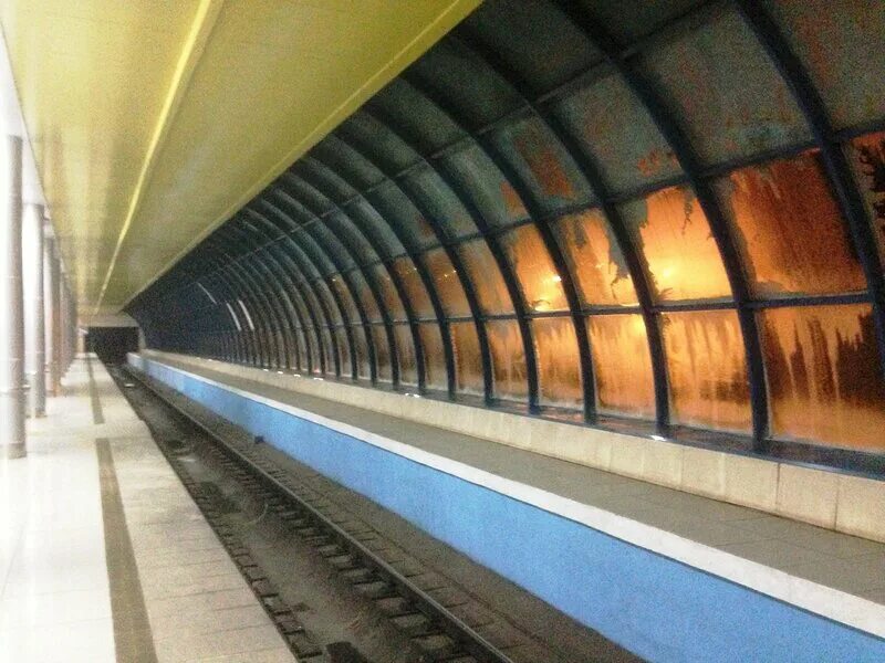 Аметьево арск электричка. Станция метро аметьево казань. казанское метро станция аметьево. станция метро яшьлек казань. казань. жд-станция &quot;метро аметьево&quot;.