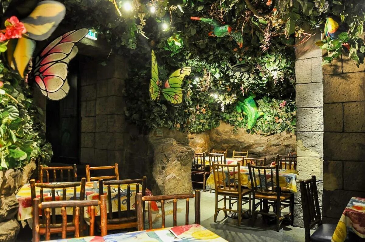 Rainforest Cafe Лондон. Джангл кафе СПБ. Кафе Рейнфорест Стамбул. Ресторан Rainforest Cafe.