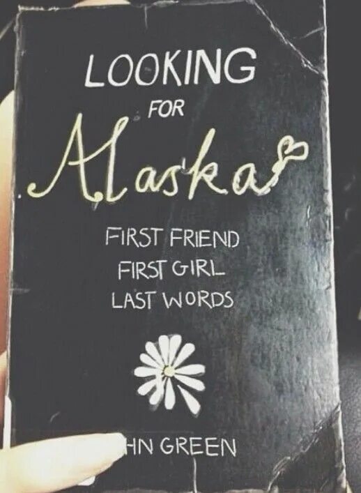 Джон грин аляски. В поисках Аляски looking for Alaska. В поисках Аляски. Джон Грин. Майлз в поисках Аляски. Джон Грин Аляска.