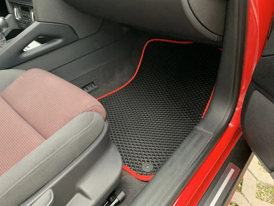 Audi q3 коврики в салон vag. 8p1061501041. Коврики ауди а3 8p. Резиновые коврики на ауди а3. Коврики audi q5 sportback.