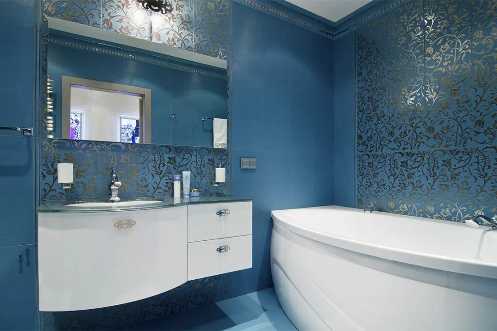 Ванна в голубых тонах. Бело голубая ванная комната. Ванная в голубых тонах. Нная комната в голубых тонах. Сине голубая ванная комната.