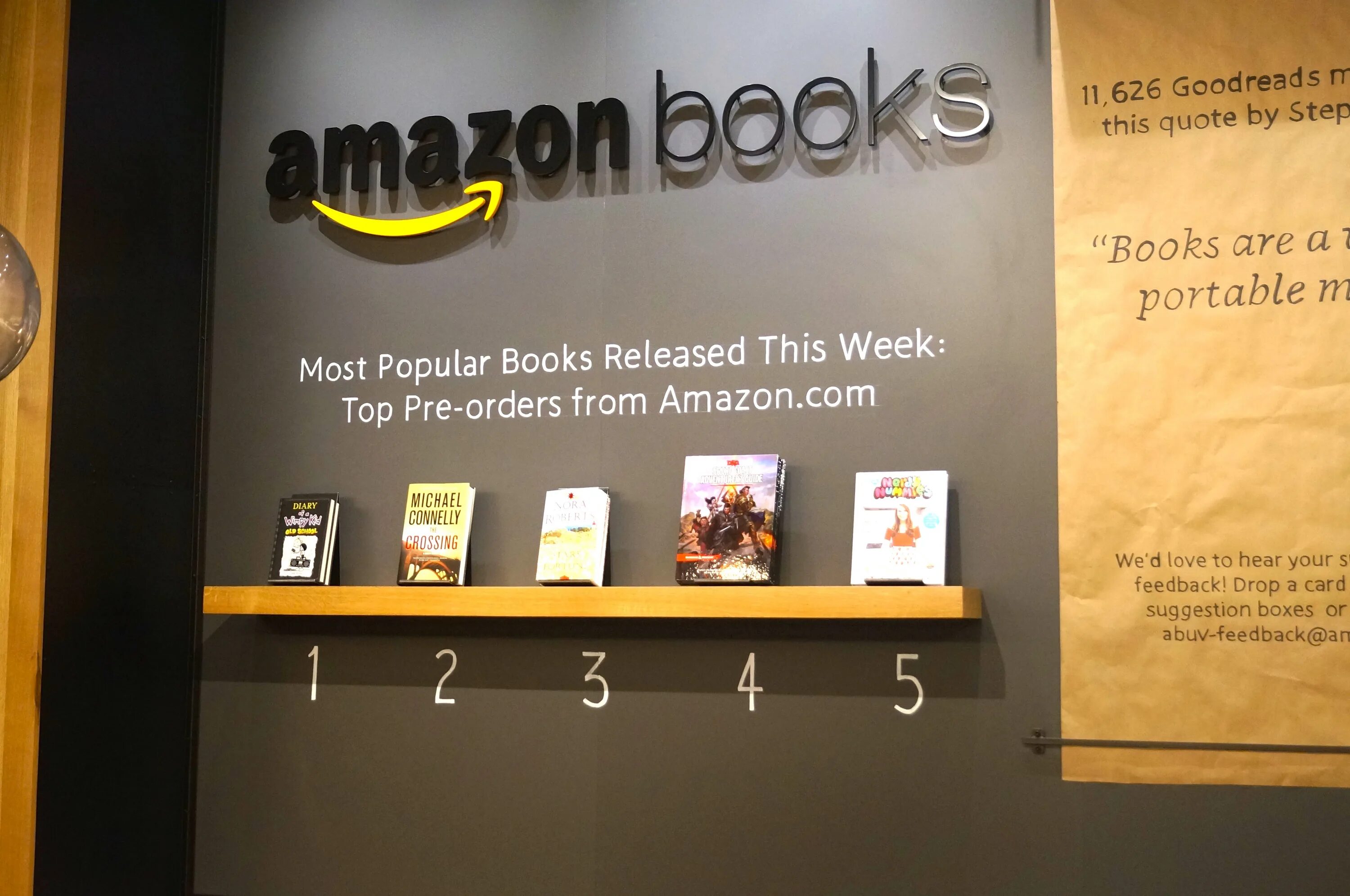 Амазон books. Amazon книга. Книжный магазин Амазон. Amazon books магазин.