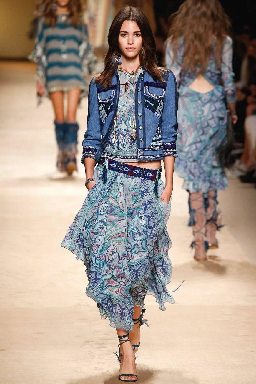 Какая одежда в моде фото 23 Ways to Wear the Most Common Street Style Outfit at Fashion Week Cool street