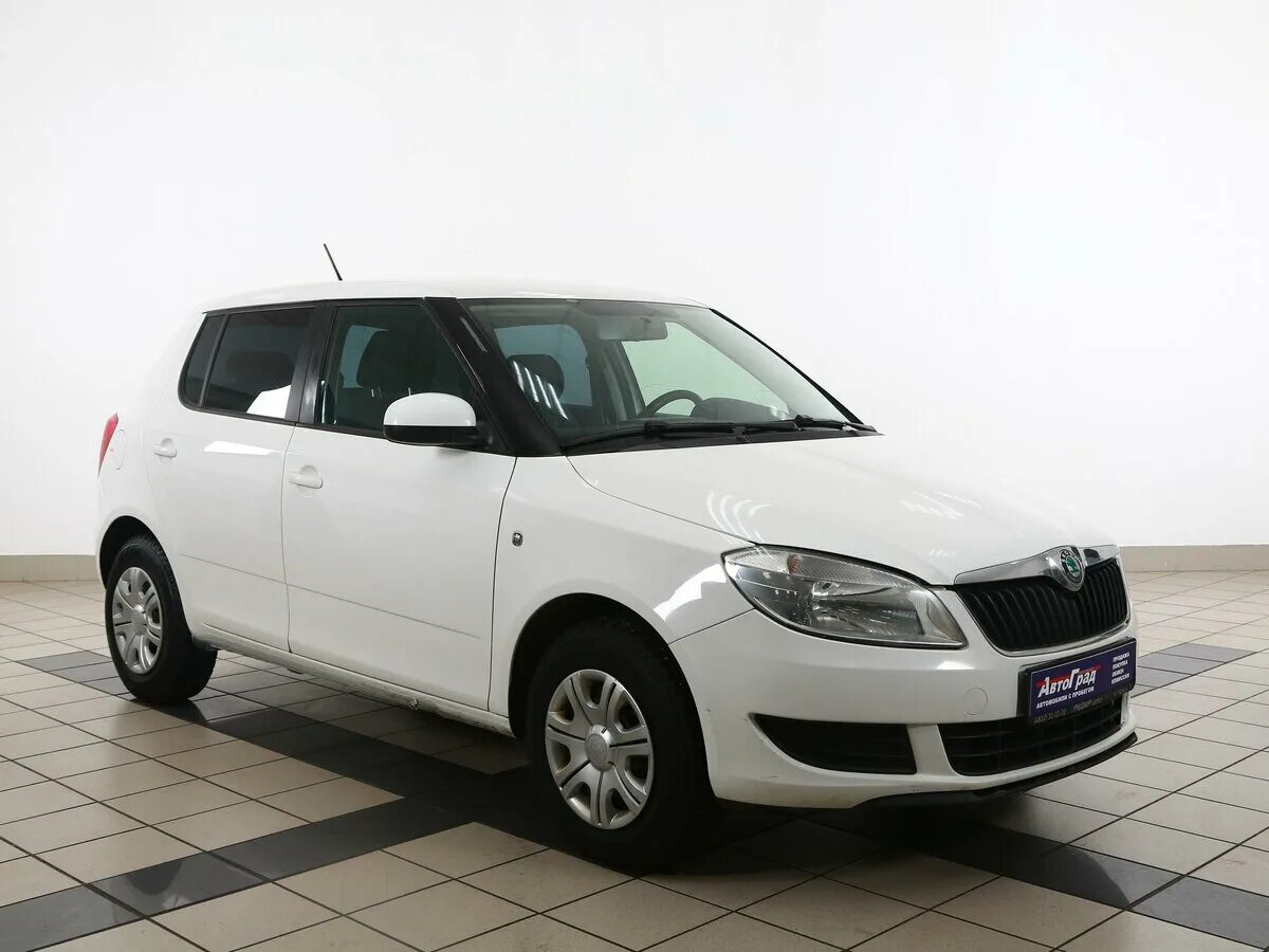 2. Skoda fabia 2013. Шкода фабия 2 2013. Шкода фабия 2008 года 1. Шкода фабия 2013 года.