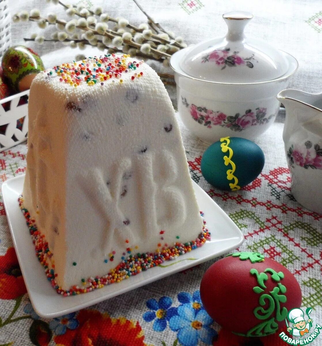 Пасха классическая рецепт творожная с яйцами. Пасха творожная. кулич «пасхальный». пасха из творога. кулич творожный пасхальный.