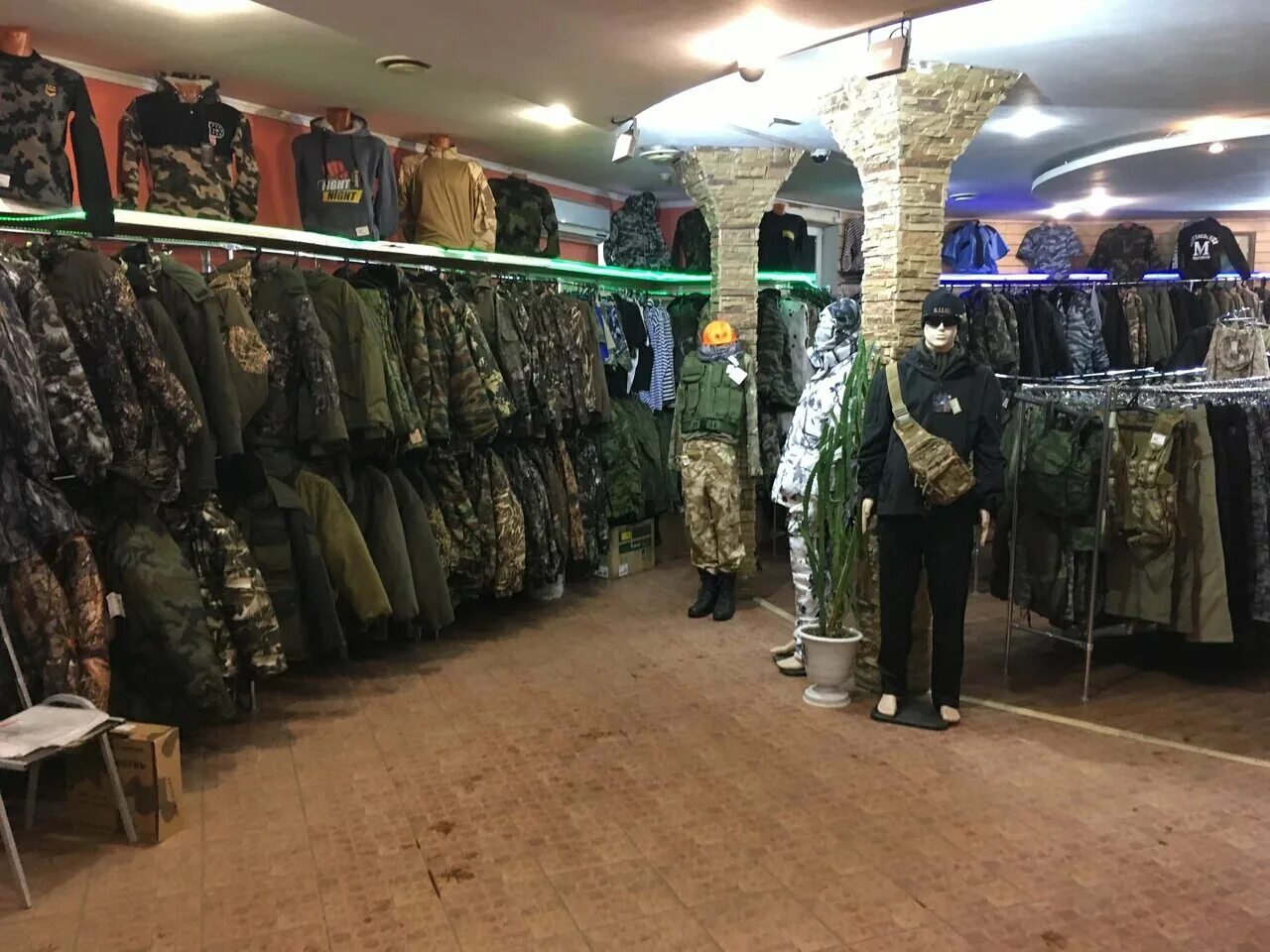 Военторг петергоф. Военторг тула. военторг ош. тула улица фрунзе 2б камуфляжный магазин.