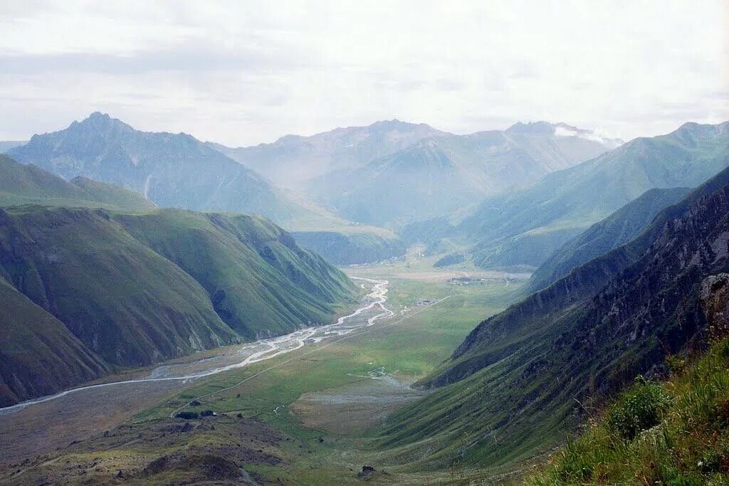Реки берущие начало в кавказских горах. Река Терек на Кавказе. Терек река у Казбека.